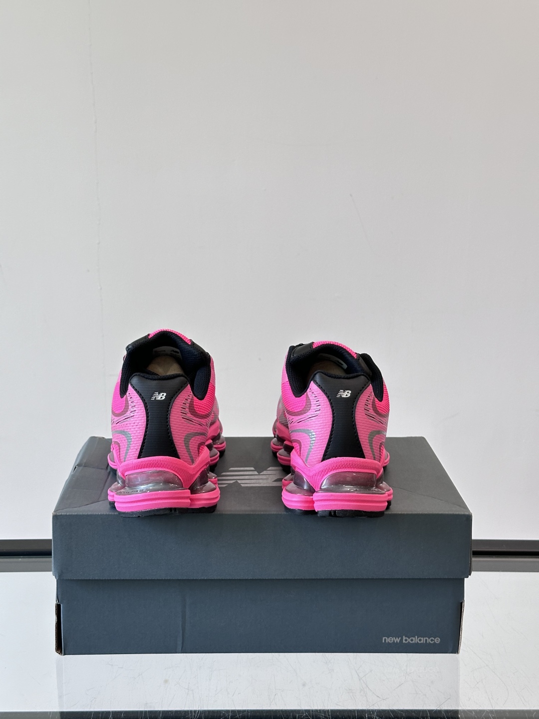 Newbalance新款2000上线啦👌👌“未来动态感十足”✨✨2000系列采用ABZORB缓震科技有s