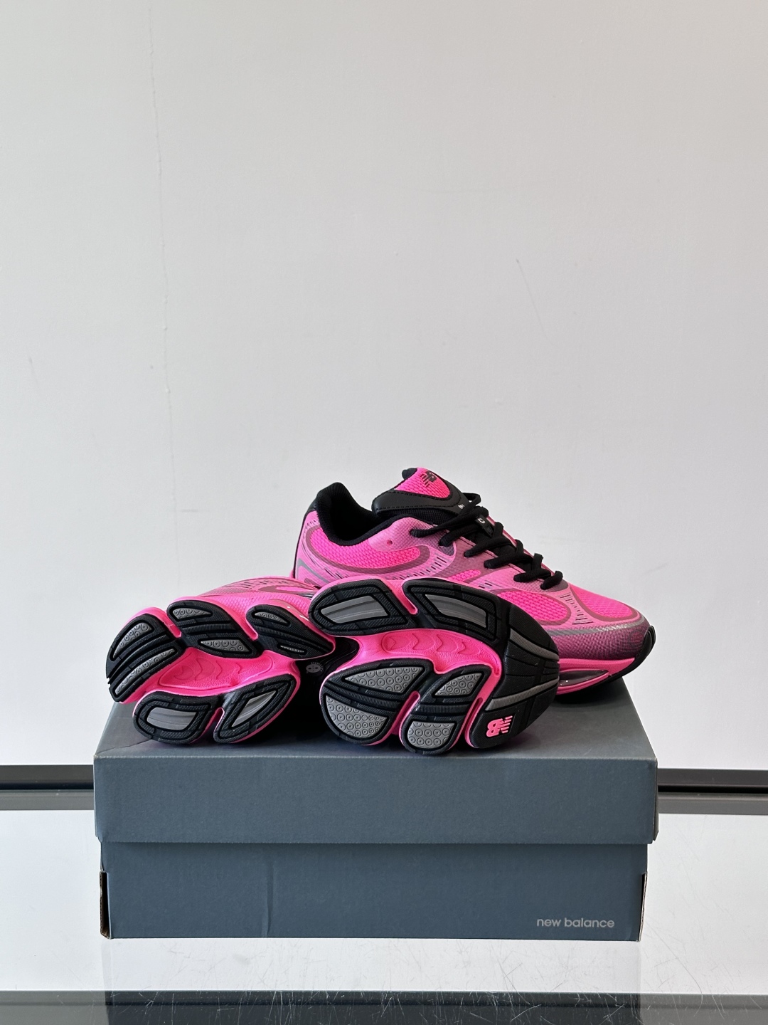 Newbalance新款2000上线啦👌👌“未来动态感十足”✨✨2000系列采用ABZORB缓震科技有s