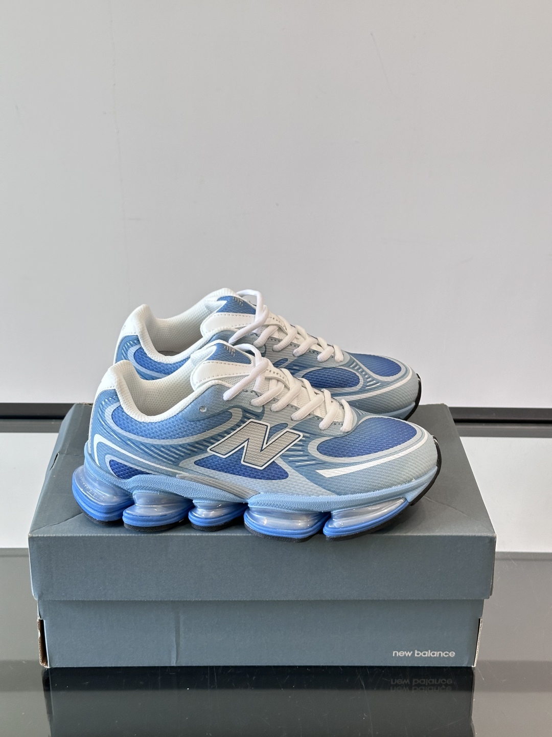 Newbalance新款2000上线啦👌👌“未来动态感十足”✨✨2000系列采用ABZORB缓震科技有s