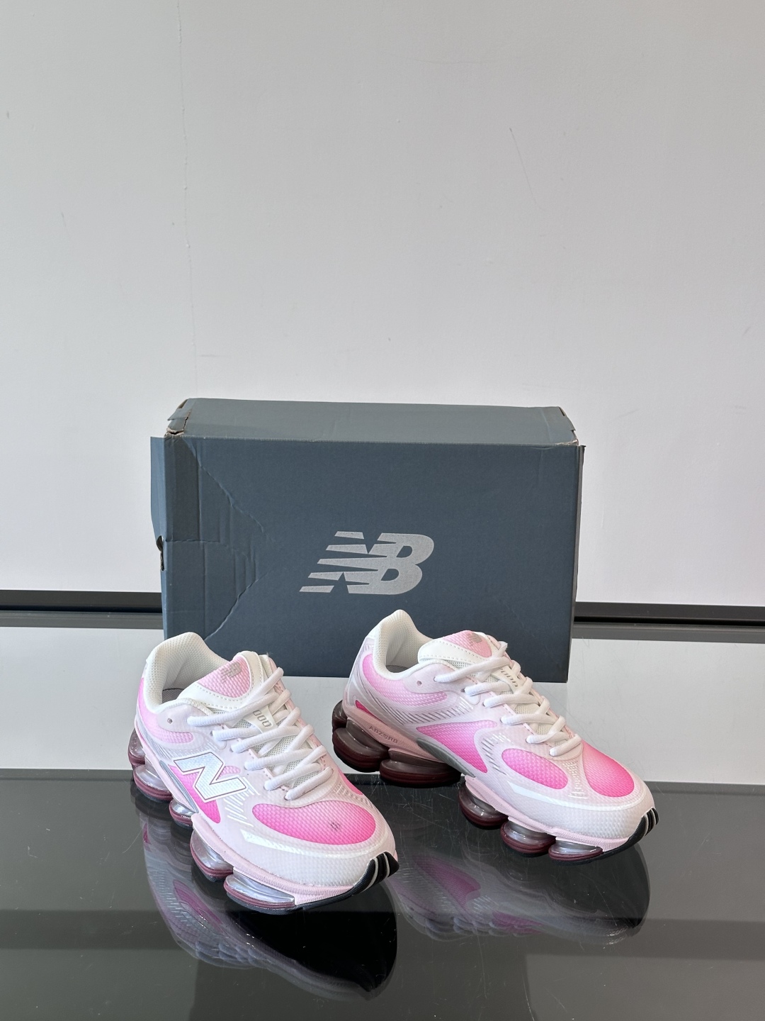Newbalance新款2000上线啦👌👌“未来动态感十足”✨✨2000系列采用ABZORB缓震科技有s