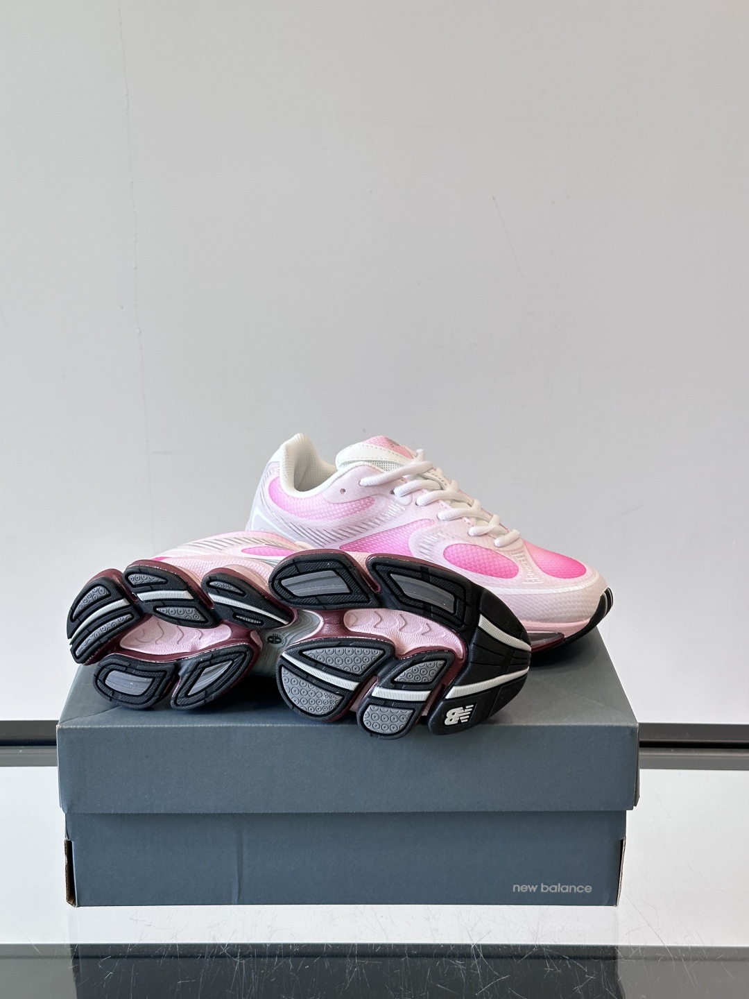 Newbalance新款2000上线啦👌👌“未来动态感十足”✨✨2000系列采用ABZORB缓震科技有s