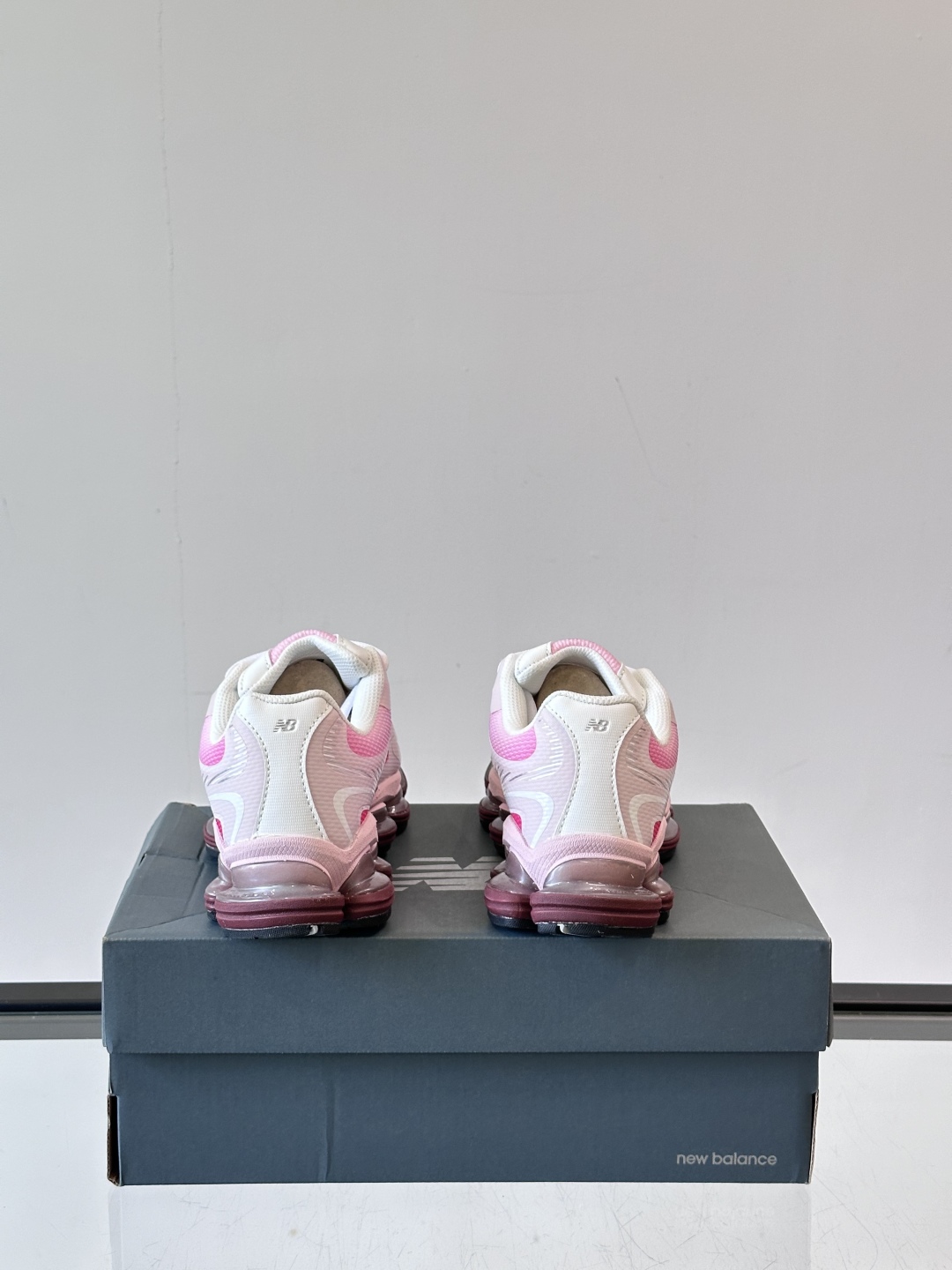 Newbalance新款2000上线啦👌👌“未来动态感十足”✨✨2000系列采用ABZORB缓震科技有s