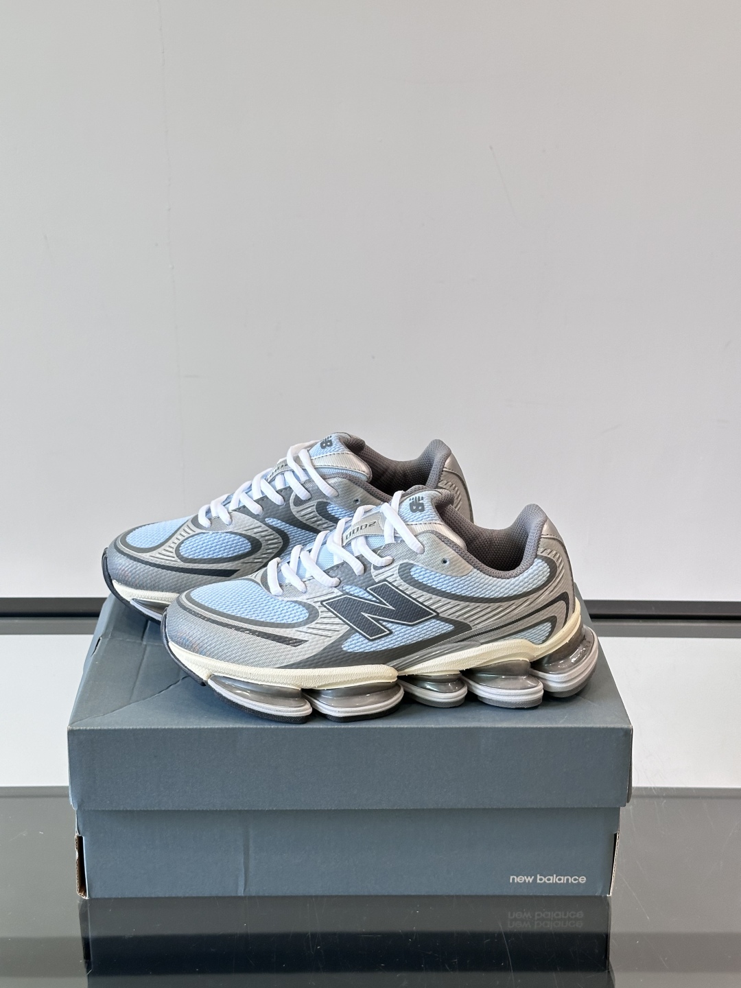 Newbalance新款2000上线啦👌👌“未来动态感十足”✨✨2000系列采用ABZORB缓震科技有s