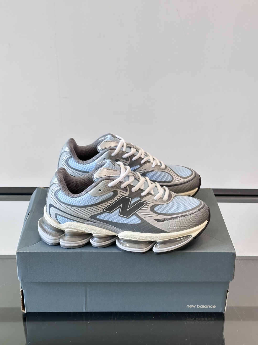 Newbalance新款2000上线啦👌👌“未来动态感十足”✨✨2000系列采用ABZORB缓震科技有s