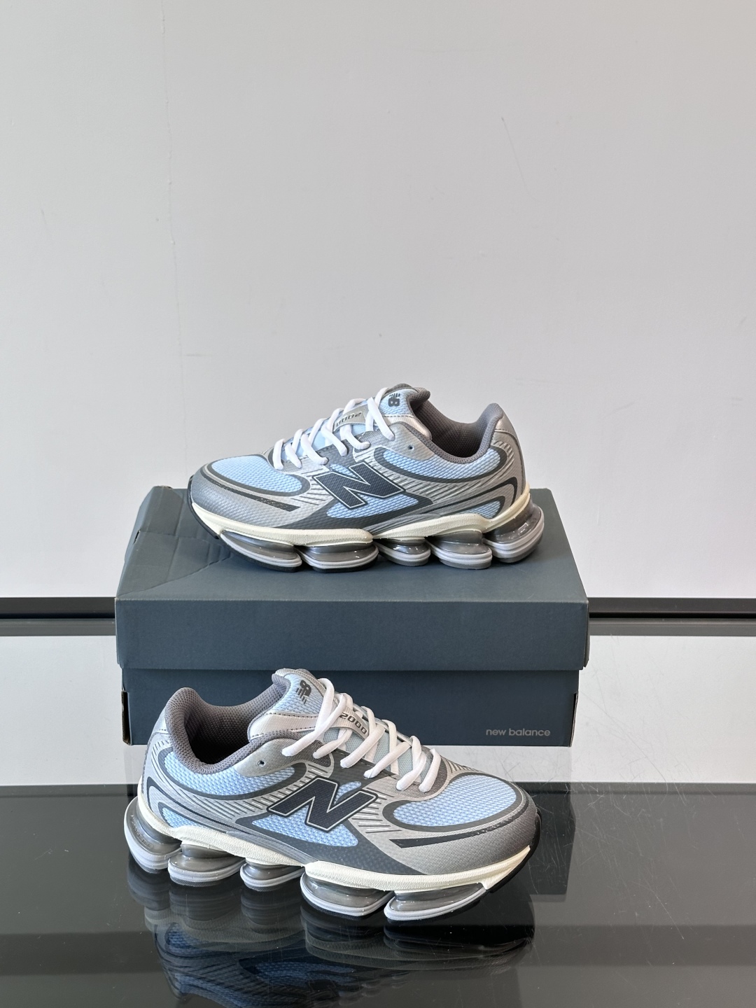 Newbalance新款2000上线啦👌👌“未来动态感十足”✨✨2000系列采用ABZORB缓震科技有s