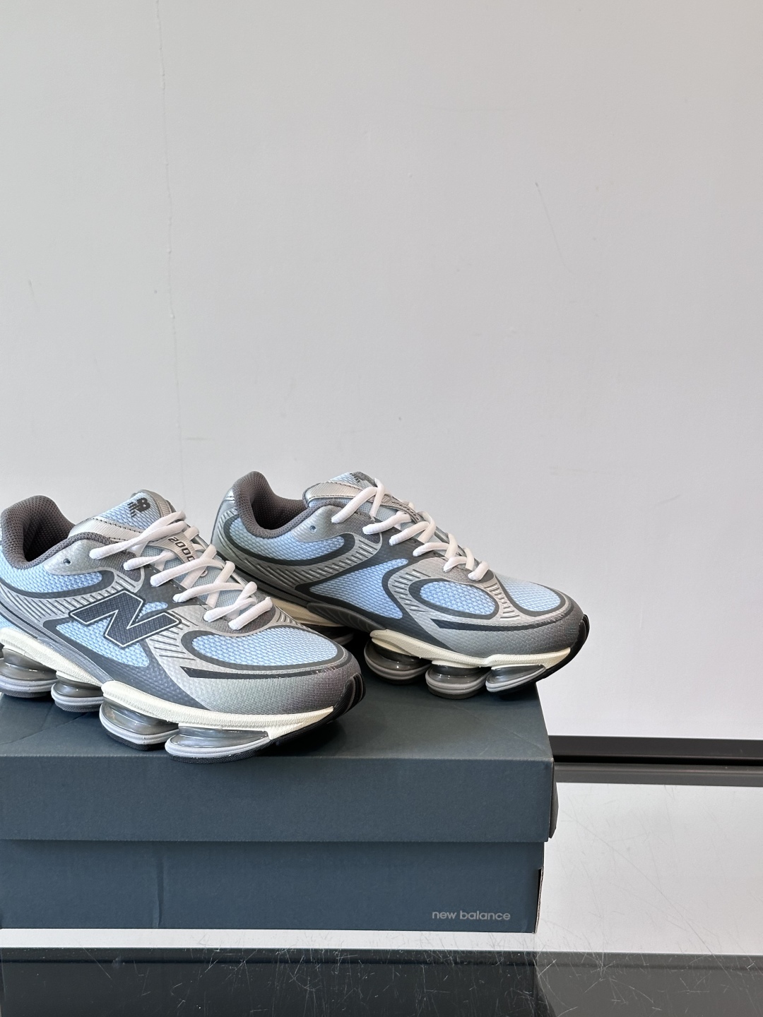 Newbalance新款2000上线啦👌👌“未来动态感十足”✨✨2000系列采用ABZORB缓震科技有s