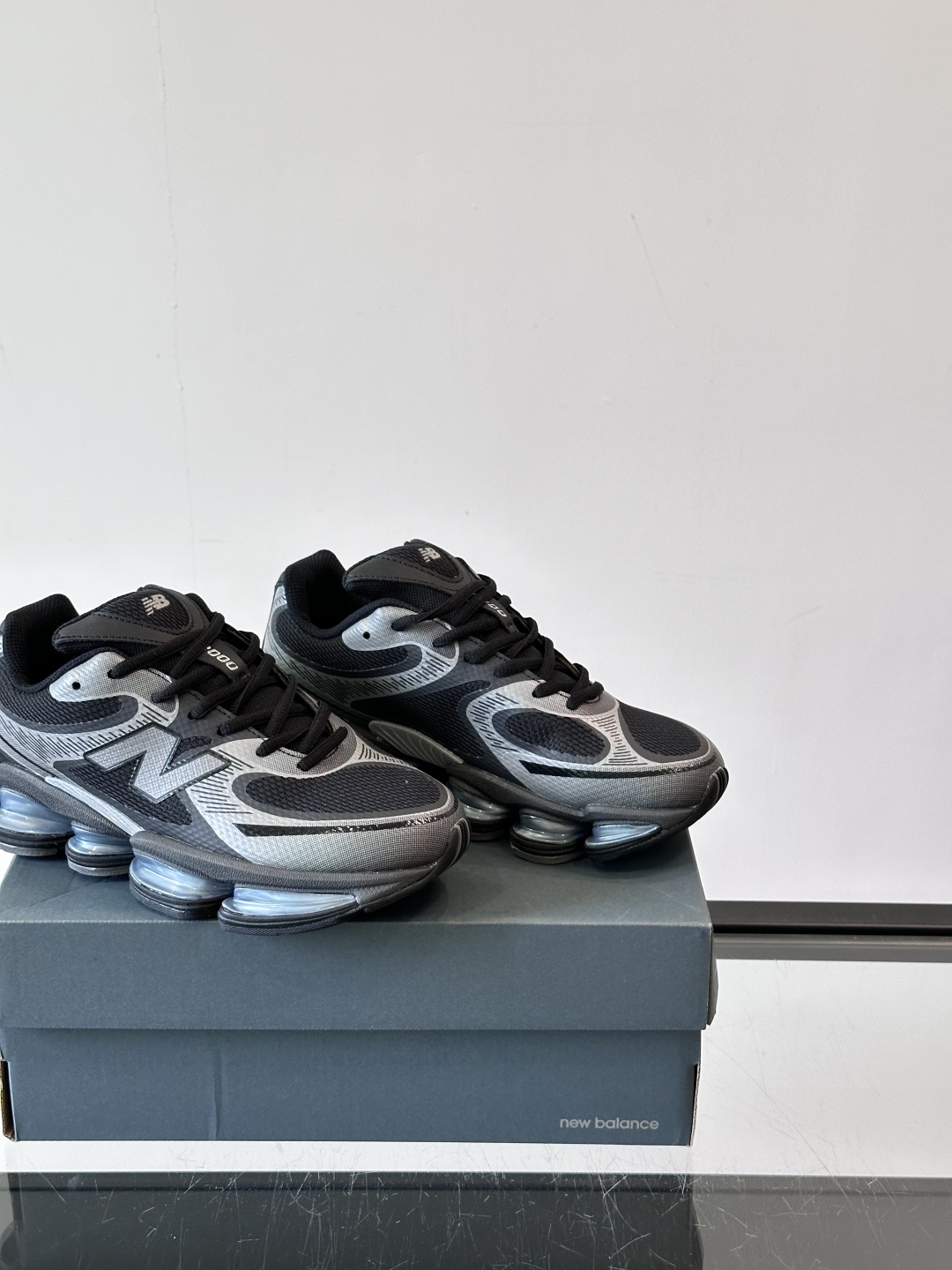 Newbalance新款2000上线啦👌👌“未来动态感十足”✨✨2000系列采用ABZORB缓震科技有s