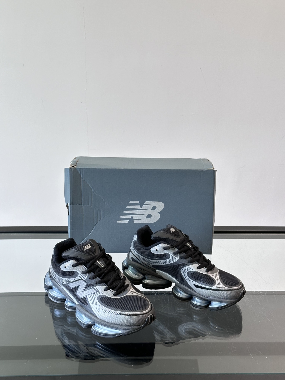 Newbalance新款2000上线啦👌👌“未来动态感十足”✨✨2000系列采用ABZORB缓震科技有s