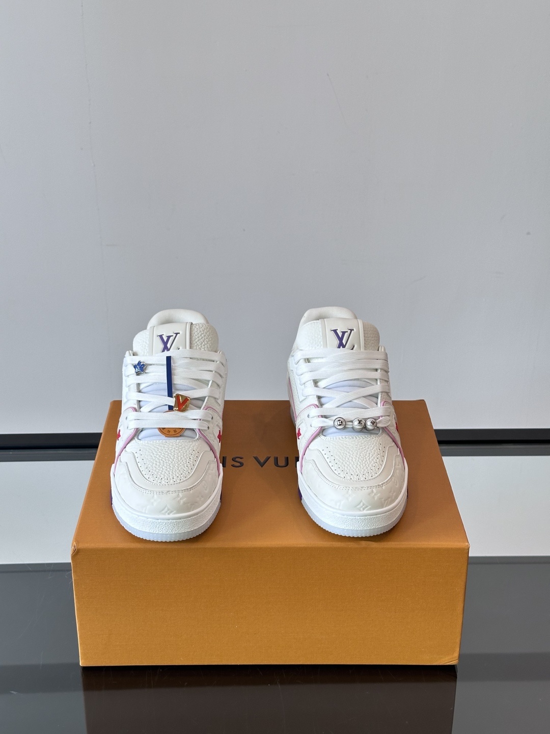 LV邮轮限定🚢这个配色太清爽了!路易威登x Tyler 联名款 驴牌 L家 压花 情侣👫款 休闲 运动鞋