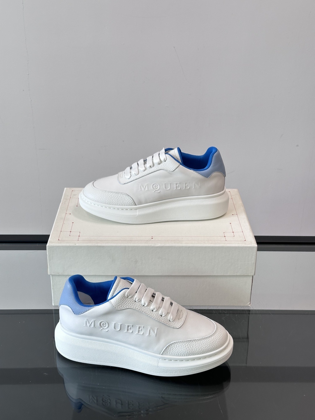 𝐀𝐥𝐞𝐱𝐚𝐧𝐝𝐞𝐫 𝐌𝐜𝐐𝐔𝐄𝐄𝐍亚历山麦昆情侣款‼️ 休闲鞋👟。终极版本 随意PK柜货 麦昆这鞋款一出
