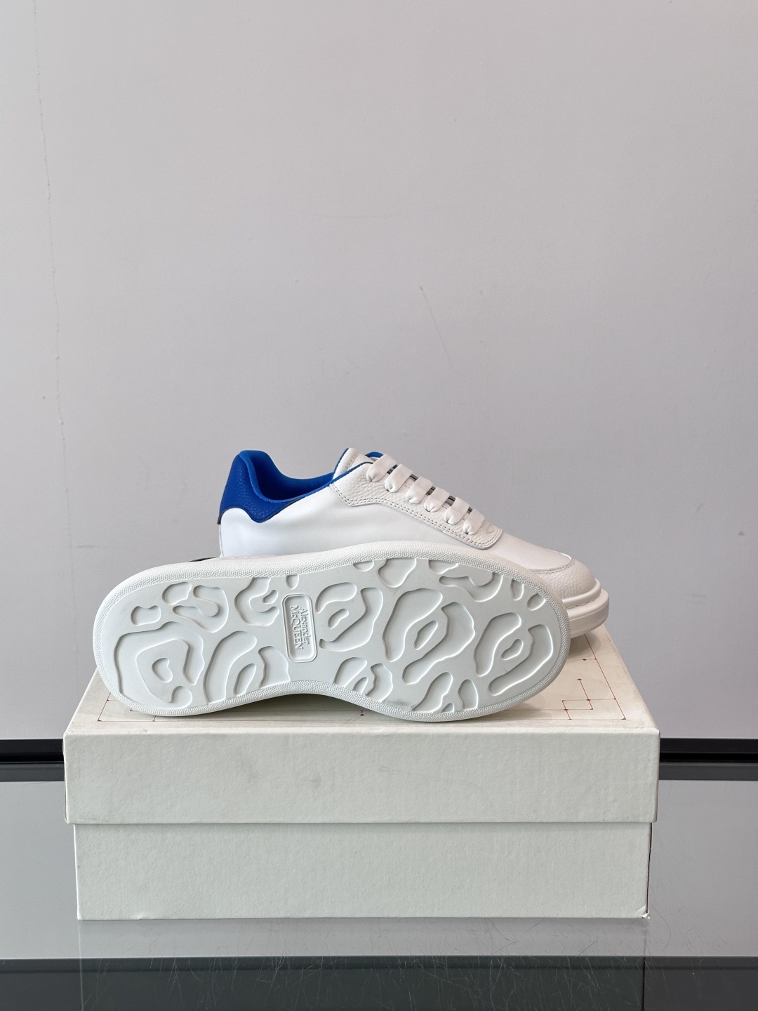 𝐀𝐥𝐞𝐱𝐚𝐧𝐝𝐞𝐫 𝐌𝐜𝐐𝐔𝐄𝐄𝐍亚历山麦昆情侣款‼️ 休闲鞋👟。终极版本 随意PK柜货 麦昆这鞋款一出