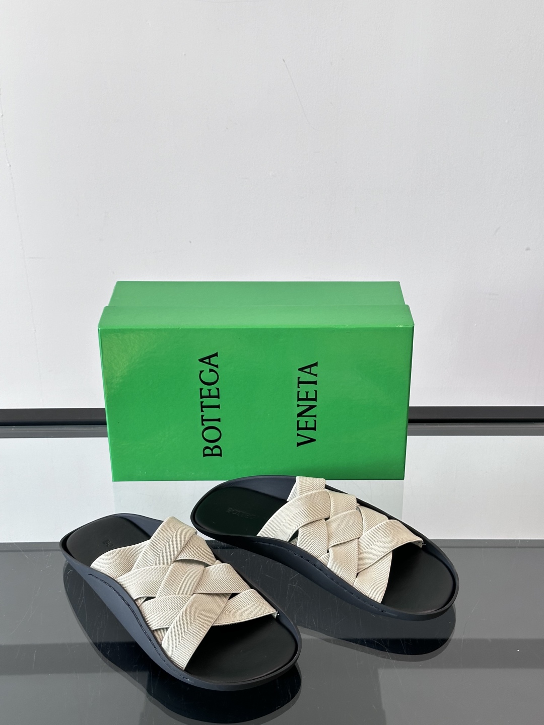 Bottega Veneta Sanlon02拖鞋凉鞋🩴！！一字拖男编织弹力布两穿男仕拖鞋。将经典编织工