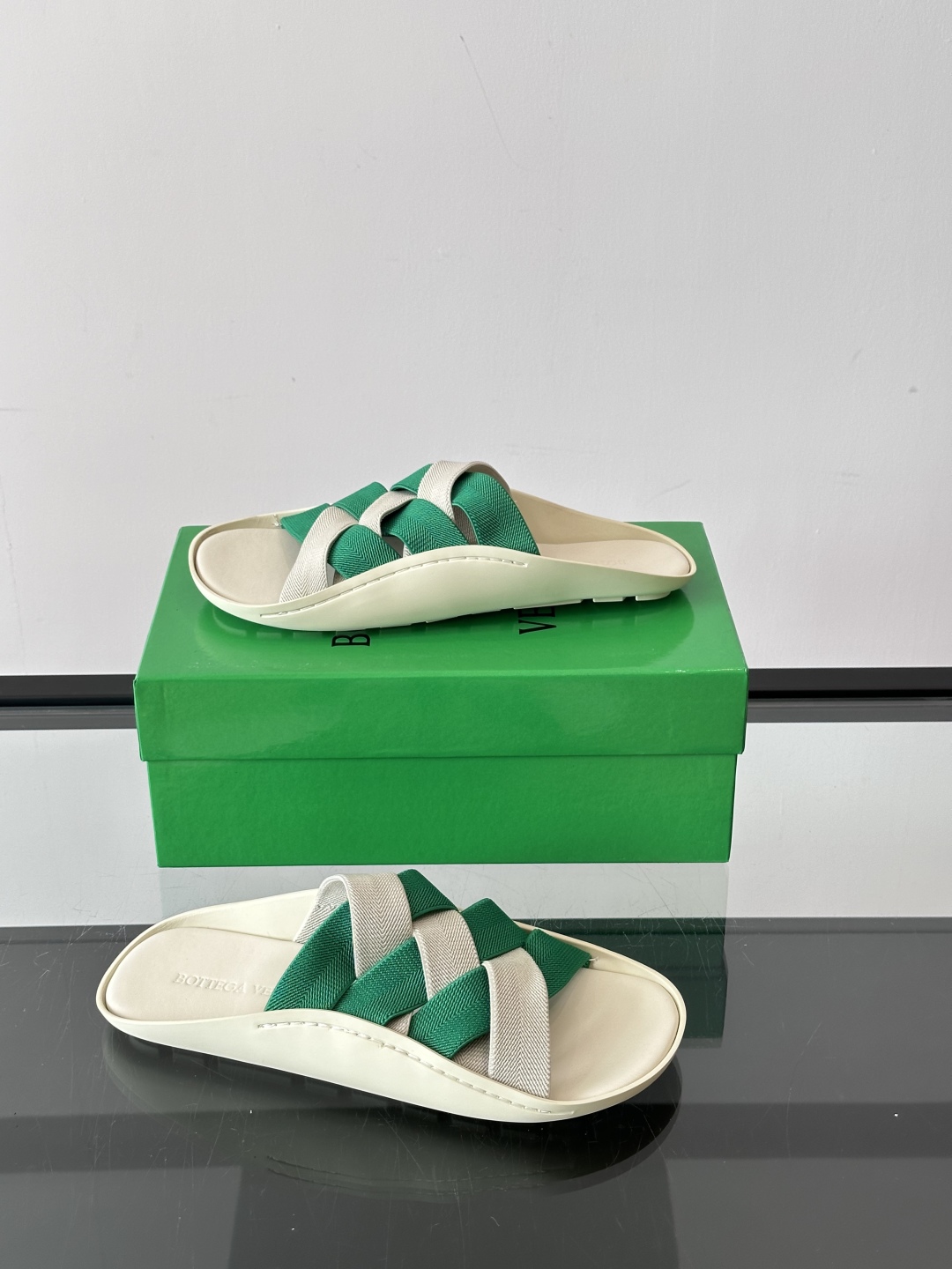 Bottega Veneta Sanlon02拖鞋凉鞋🩴！！一字拖男编织弹力布两穿男仕拖鞋。将经典编织工