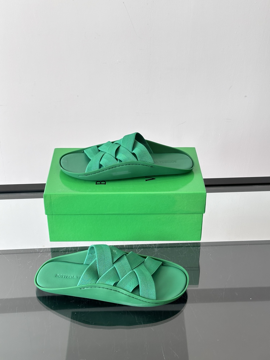 Bottega Veneta Sanlon02拖鞋凉鞋🩴！！一字拖男编织弹力布两穿男仕拖鞋。将经典编织工