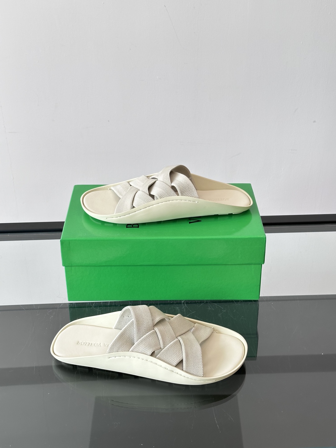 Bottega Veneta Sanlon02拖鞋凉鞋🩴！！一字拖男编织弹力布两穿男仕拖鞋。将经典编织工