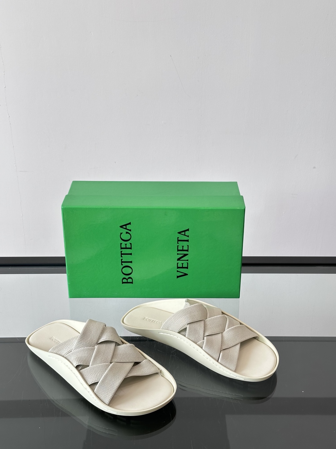 Bottega Veneta Sanlon02拖鞋凉鞋🩴！！一字拖男编织弹力布两穿男仕拖鞋。将经典编织工