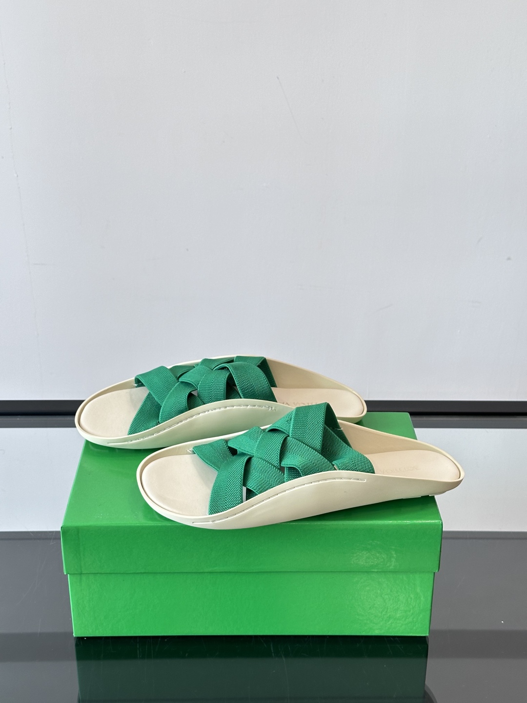 Bottega Veneta Sanlon02拖鞋凉鞋🩴！！一字拖男编织弹力布两穿男仕拖鞋。将经典编织工