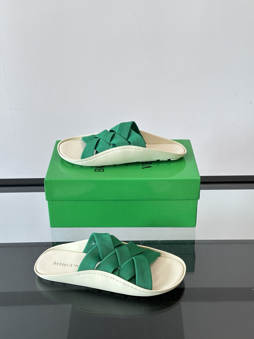 Bottega Veneta Sanlon02拖鞋凉鞋🩴！！一字拖男编织弹力布两穿男仕拖鞋。将经典编织工
