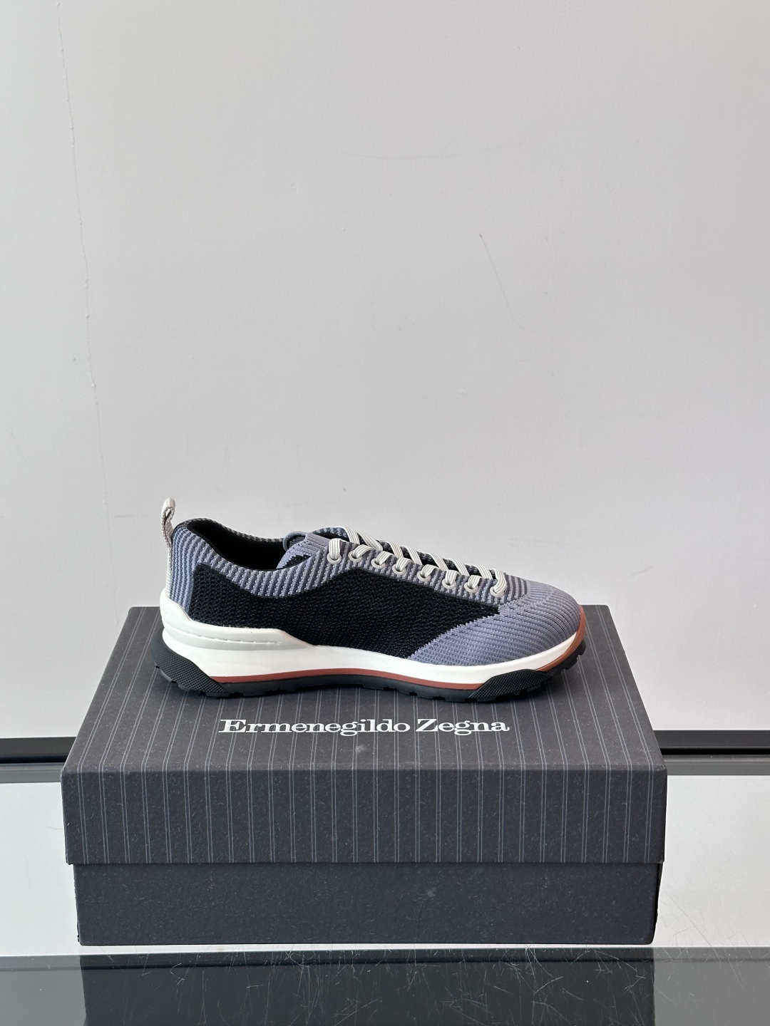 Zegna/杰尼亚全新男士休闲鞋。高定原版一致的特殊弹力针织面料，加密一体飞织面料，确保多季节的实用性和