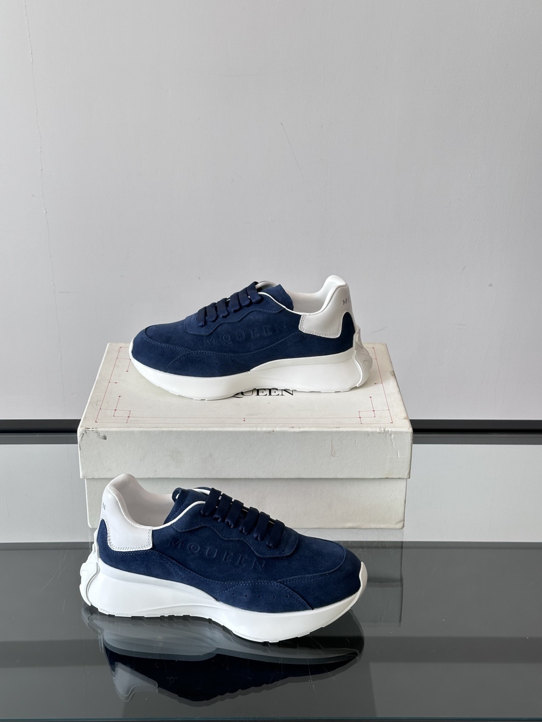 𝐀𝐥𝐞𝐱𝐚𝐧𝐝𝐞𝐫 𝐌𝐜𝐐𝐔𝐄𝐄𝐍亚历山麦昆情侣款‼️ 休闲鞋👟。终极版本 随意PK柜货 麦昆这鞋款一出