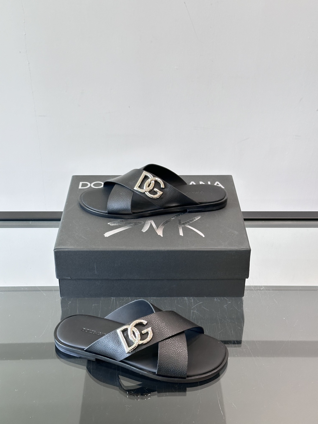 ◾️▫️D&G～高端男士真皮大底夏季拖鞋，鞋面材质头层牛皮，原版五金装饰，进口真皮大底，细节完美，尽显大