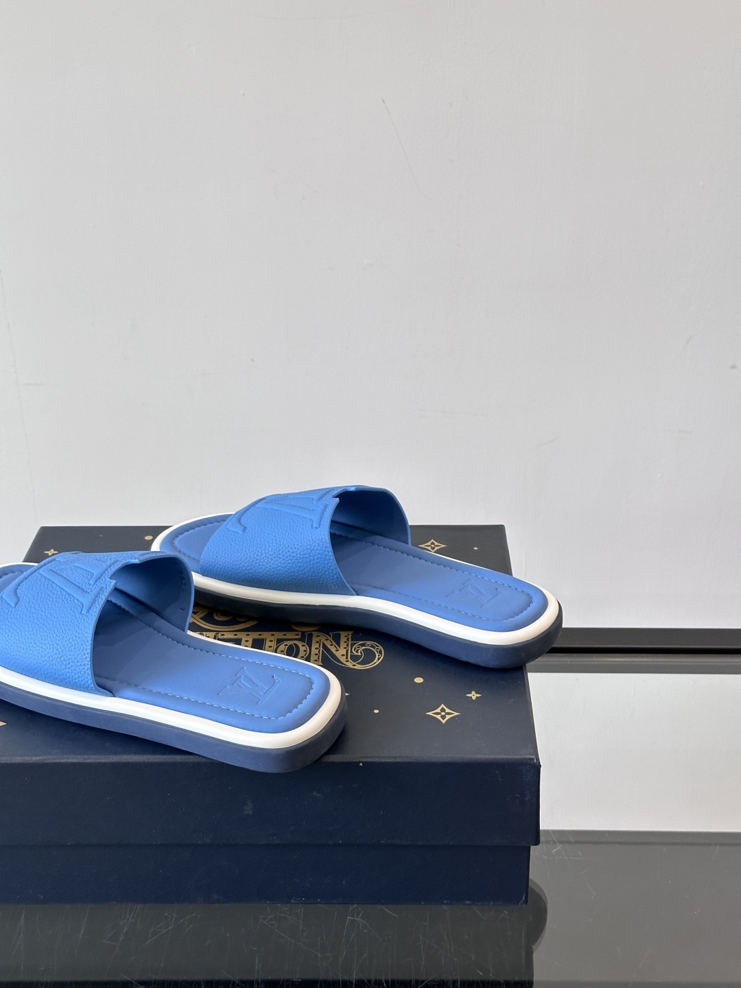 Louis Vuitton ss25 new arrival LV驴牌春夏系列新款平底沙滩拖鞋🥿简约精致