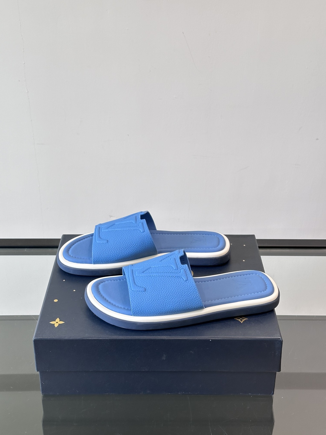 Louis Vuitton ss25 new arrival LV驴牌春夏系列新款平底沙滩拖鞋🥿简约精致