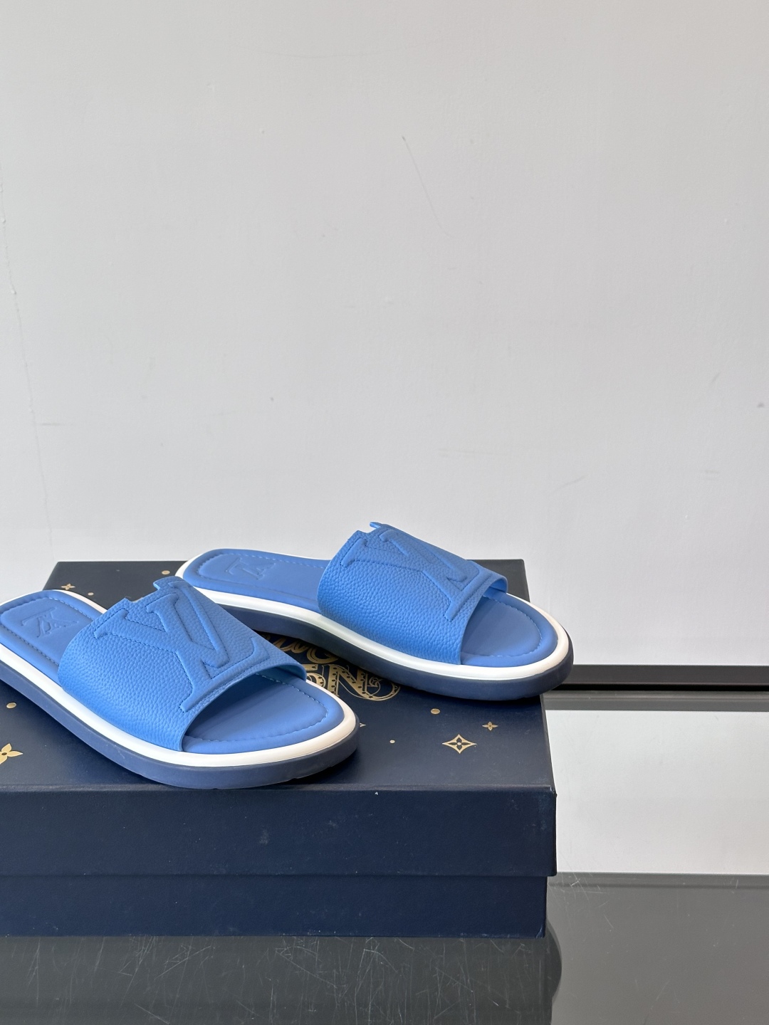 Louis Vuitton ss25 new arrival LV驴牌春夏系列新款平底沙滩拖鞋🥿简约精致