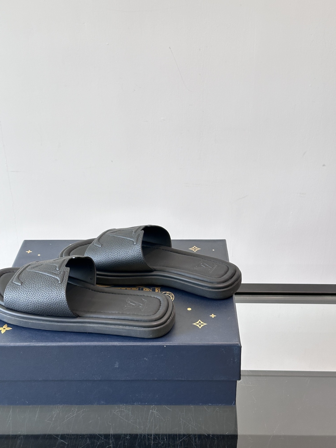 Louis Vuitton ss25 new arrival LV驴牌春夏系列新款平底沙滩拖鞋🥿简约精致