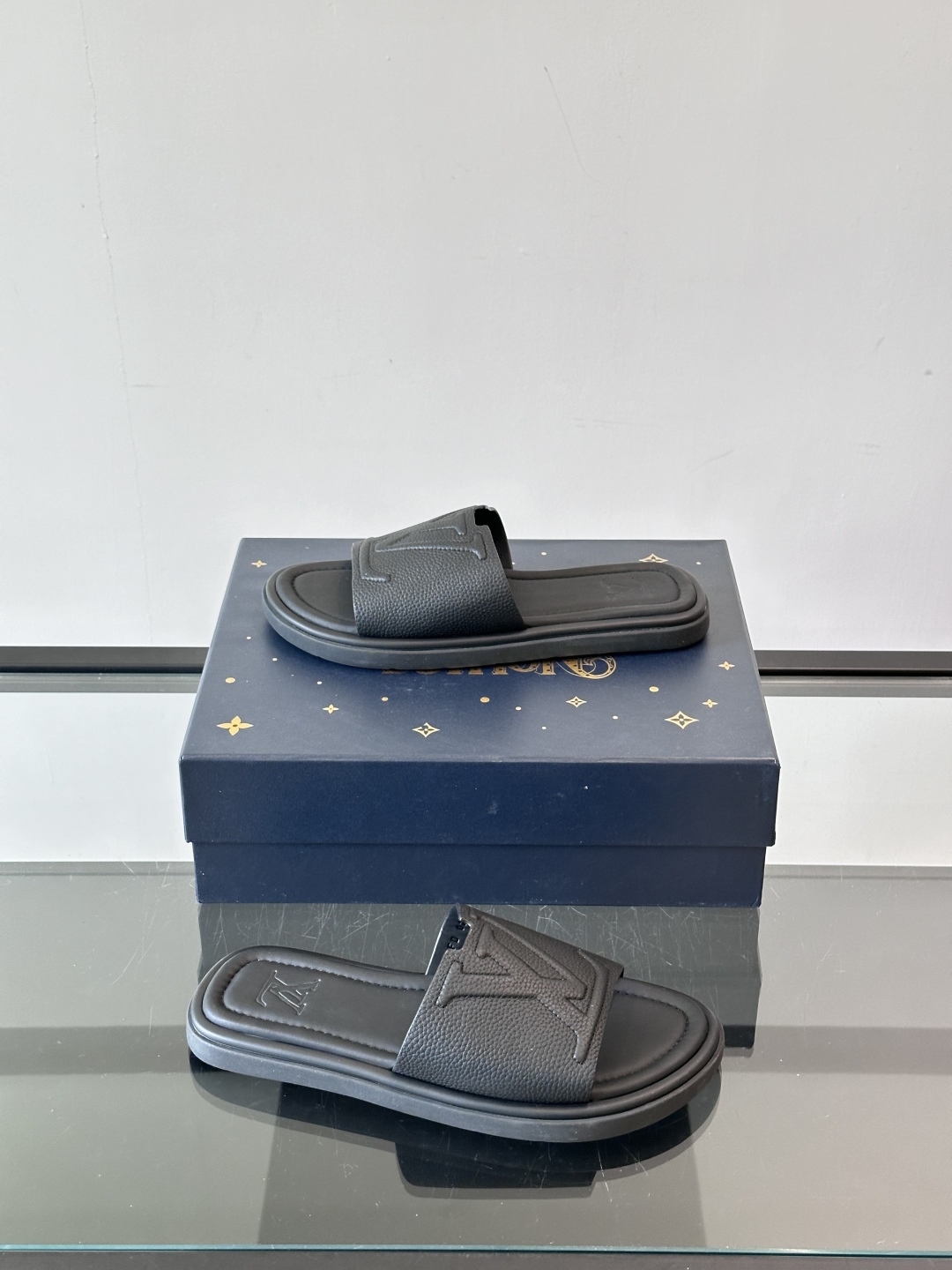 Louis Vuitton ss25 new arrival LV驴牌春夏系列新款平底沙滩拖鞋🥿简约精致