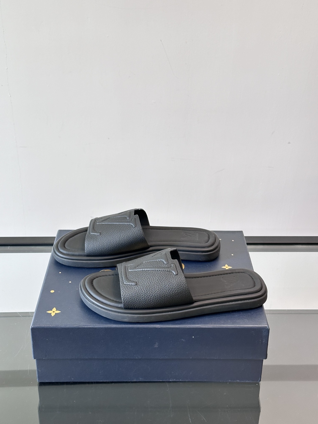 Louis Vuitton ss25 new arrival LV驴牌春夏系列新款平底沙滩拖鞋🥿简约精致
