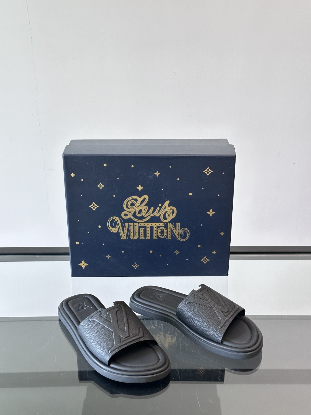 Louis Vuitton ss25 new arrival LV驴牌春夏系列新款平底沙滩拖鞋🥿简约精致