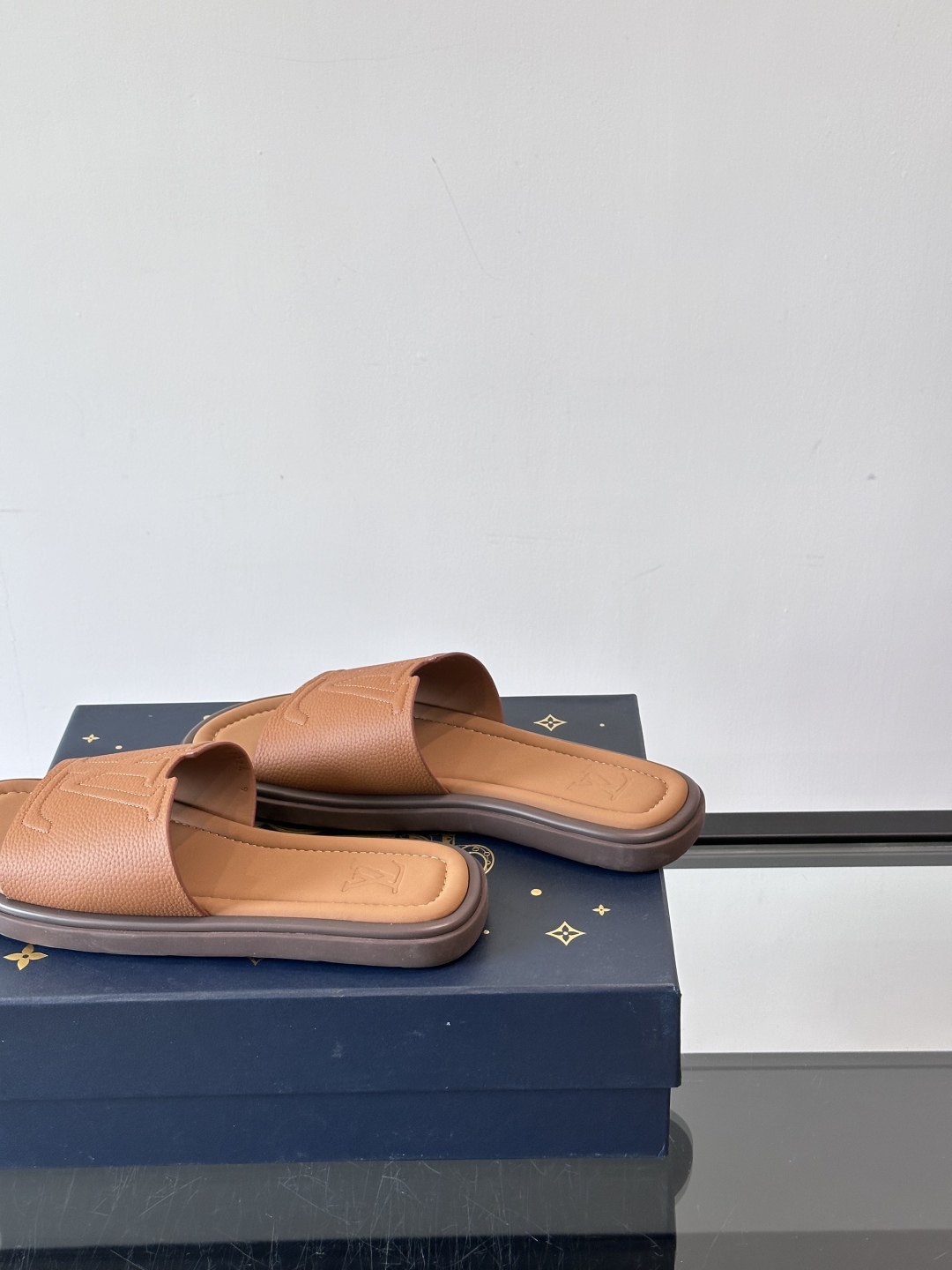 Louis Vuitton ss25 new arrival LV驴牌春夏系列新款平底沙滩拖鞋🥿简约精致