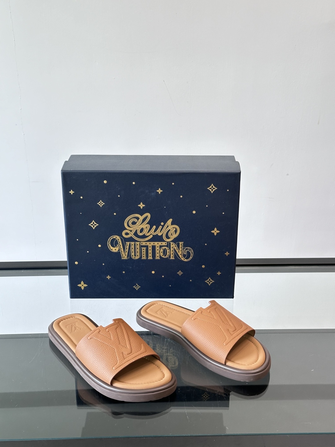 Louis Vuitton ss25 new arrival LV驴牌春夏系列新款平底沙滩拖鞋🥿简约精致