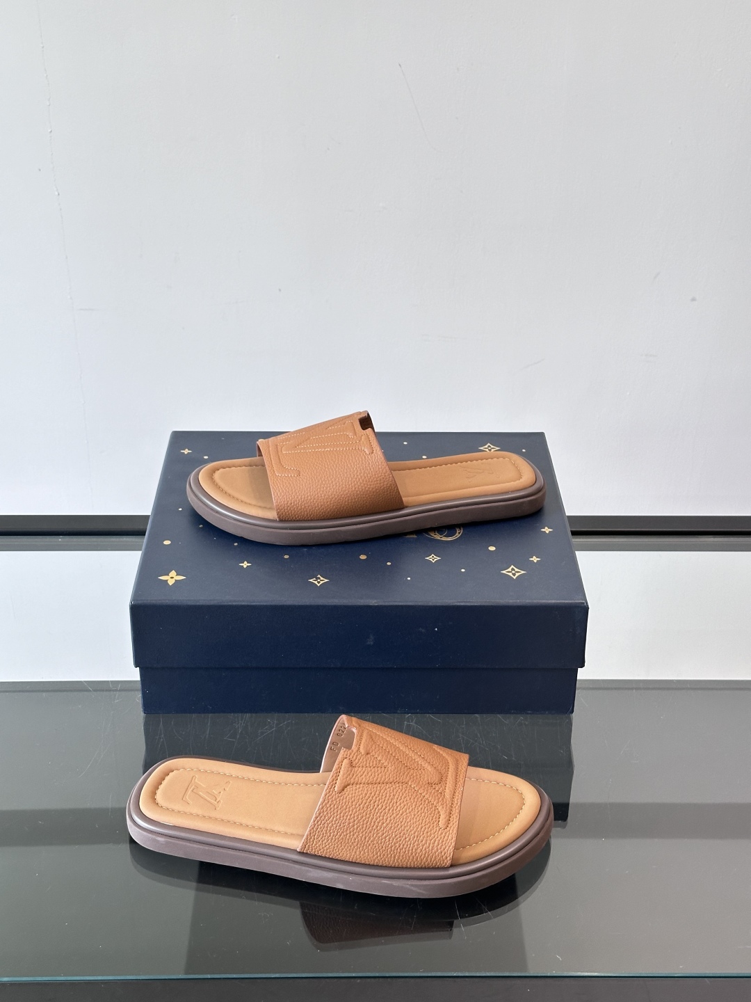 Louis Vuitton ss25 new arrival LV驴牌春夏系列新款平底沙滩拖鞋🥿简约精致