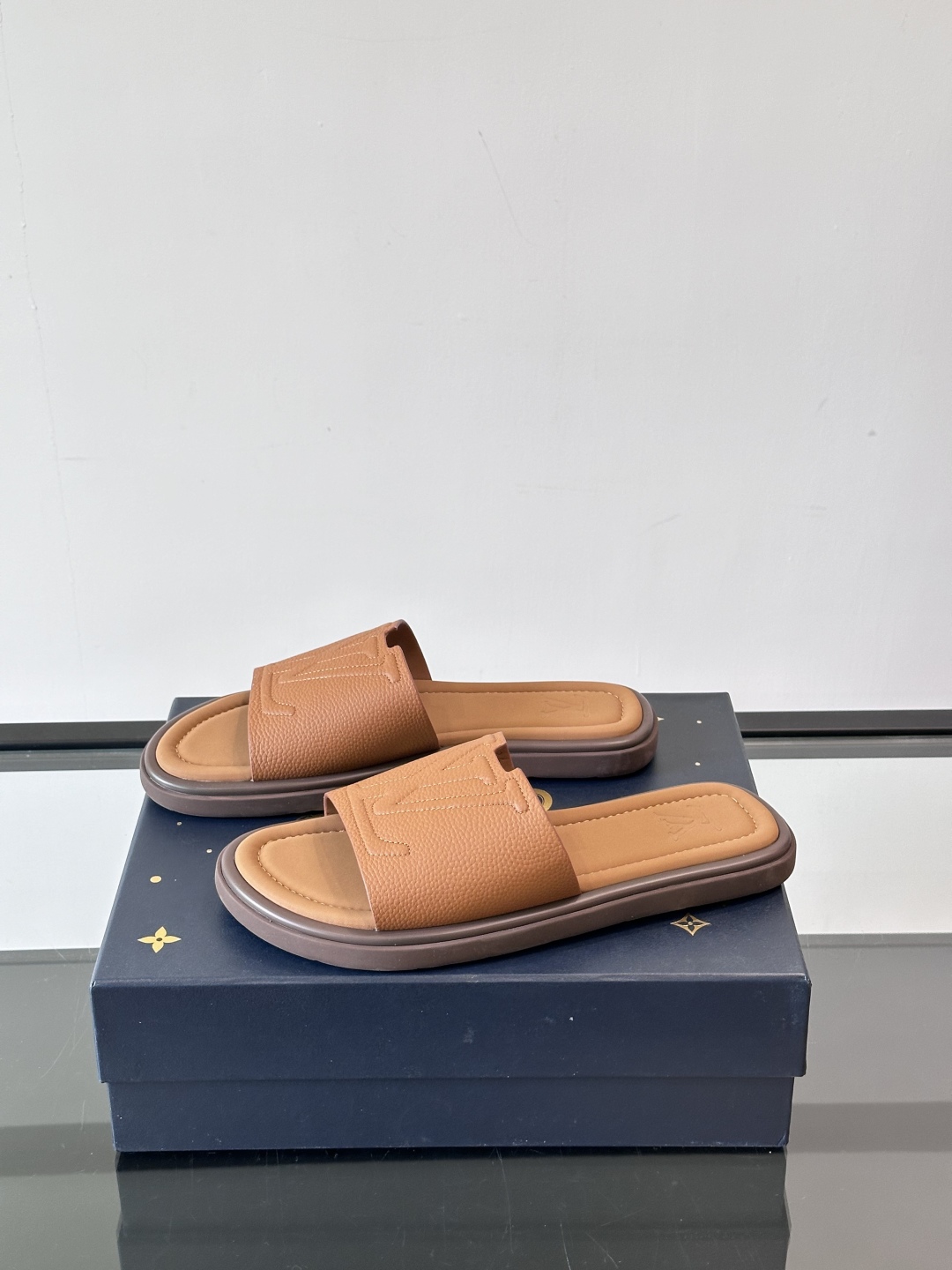 Louis Vuitton ss25 new arrival LV驴牌春夏系列新款平底沙滩拖鞋🥿简约精致