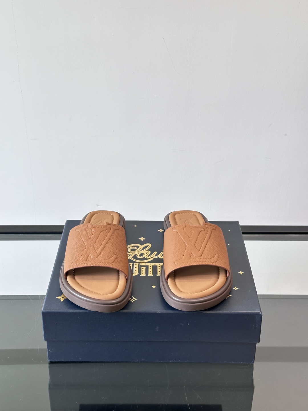 Louis Vuitton ss25 new arrival LV驴牌春夏系列新款平底沙滩拖鞋🥿简约精致