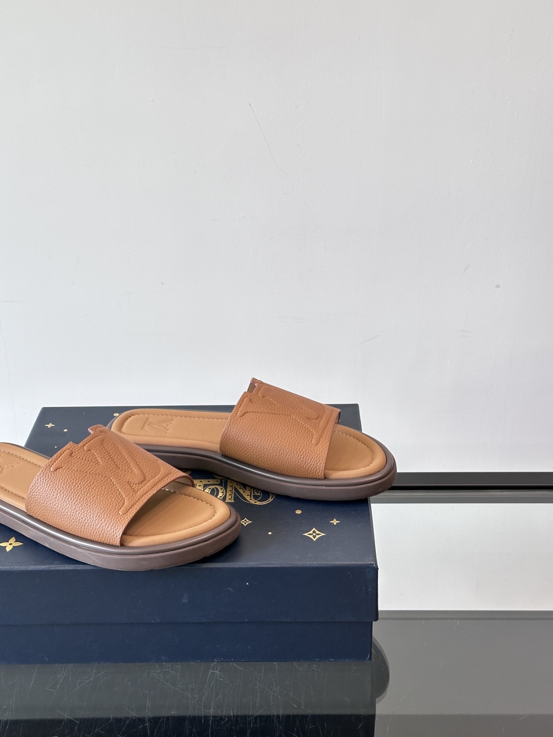 Louis Vuitton ss25 new arrival LV驴牌春夏系列新款平底沙滩拖鞋🥿简约精致