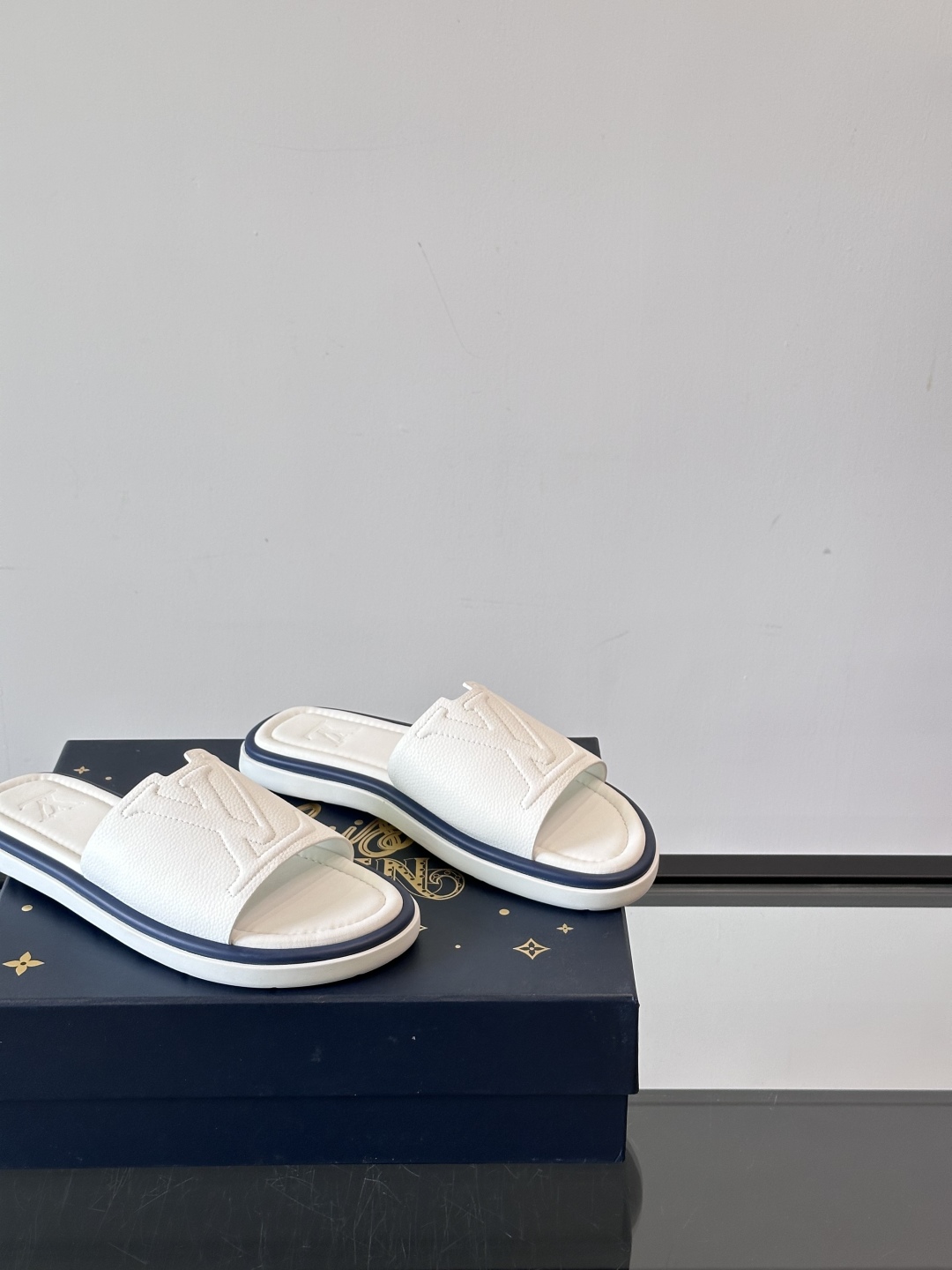 Louis Vuitton ss25 new arrival LV驴牌春夏系列新款平底沙滩拖鞋🥿简约精致