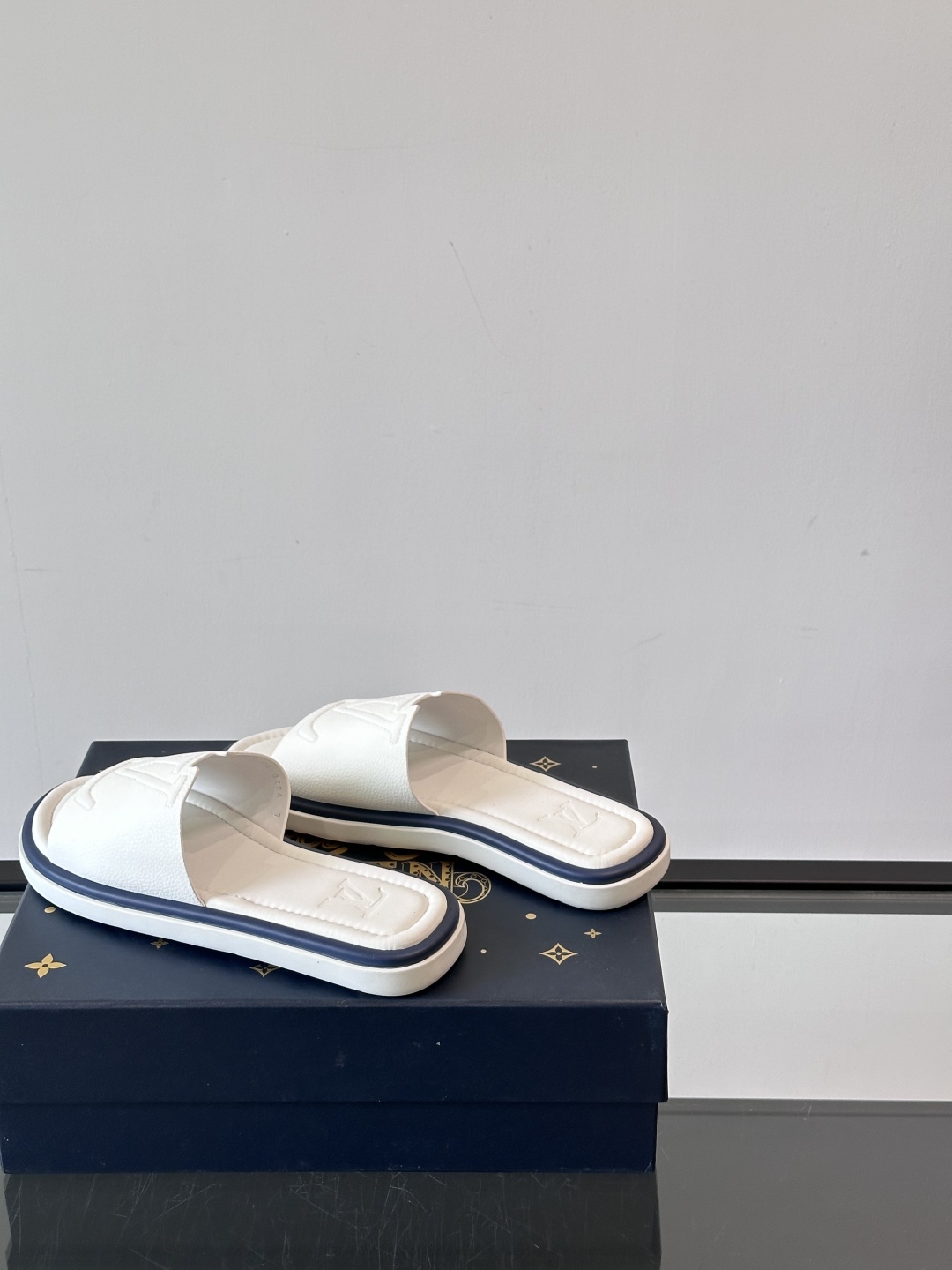 Louis Vuitton ss25 new arrival LV驴牌春夏系列新款平底沙滩拖鞋🥿简约精致