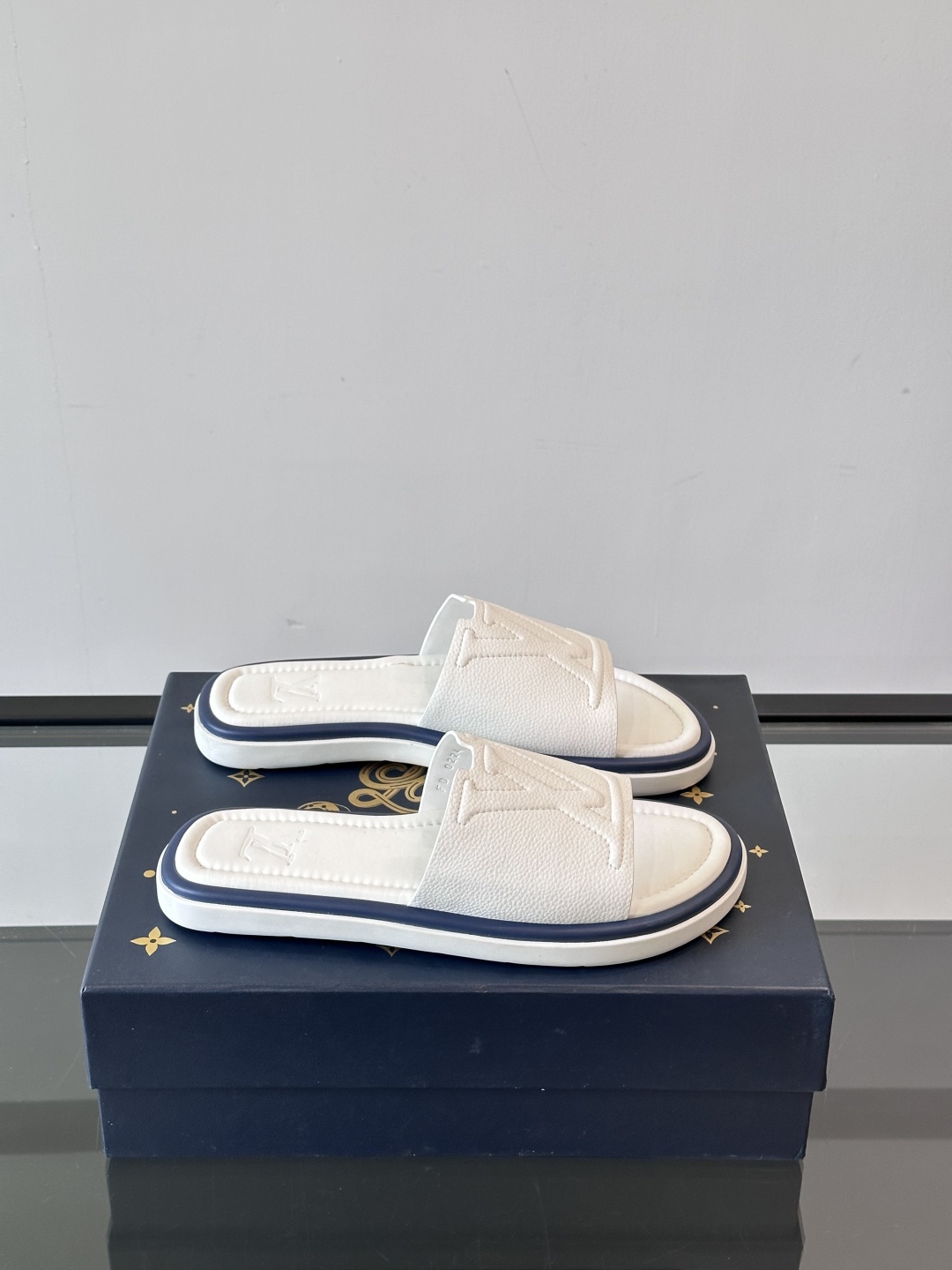 Louis Vuitton ss25 new arrival LV驴牌春夏系列新款平底沙滩拖鞋🥿简约精致