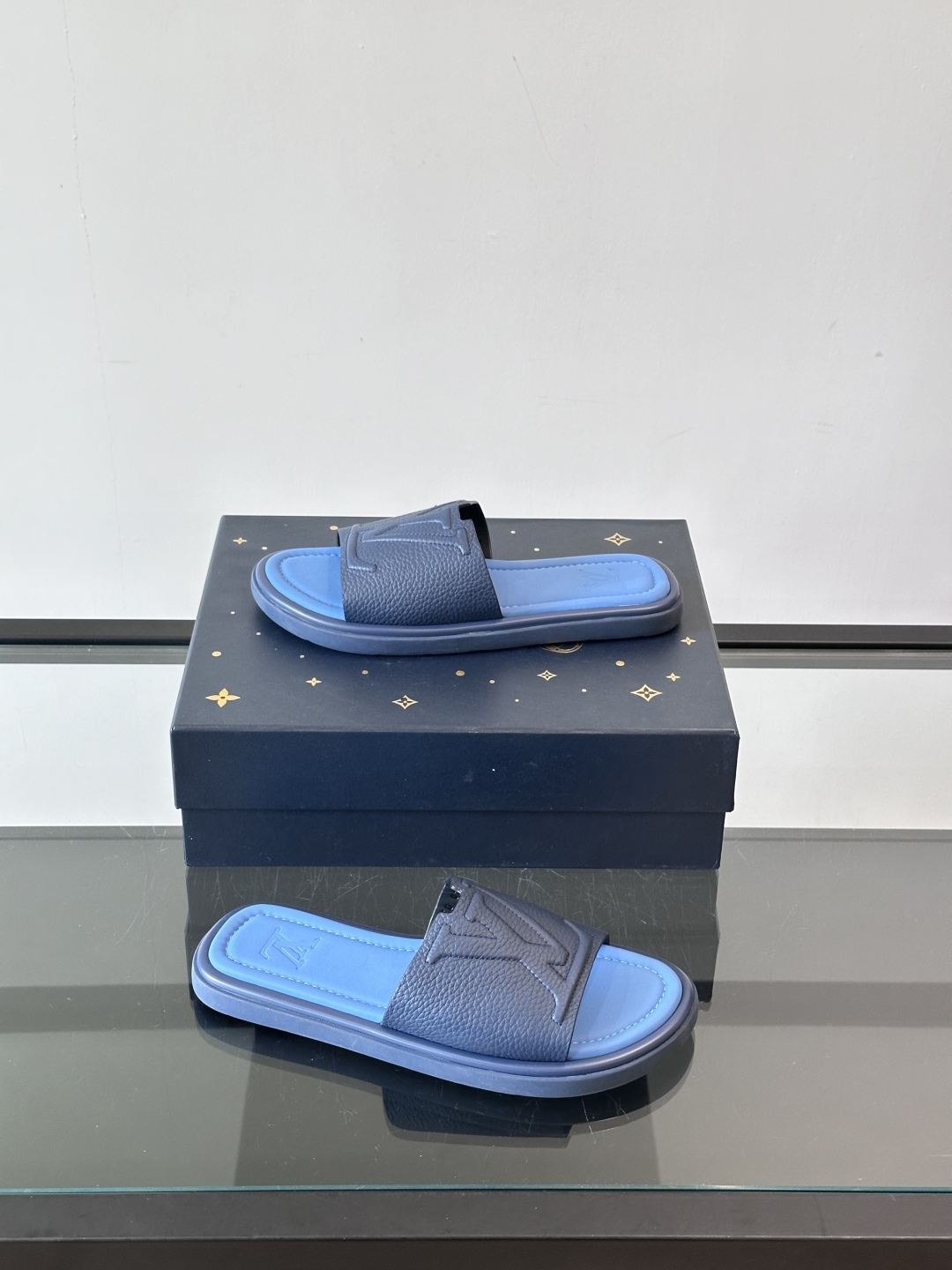 Louis Vuitton ss25 new arrival LV驴牌春夏系列新款平底沙滩拖鞋🥿简约精致