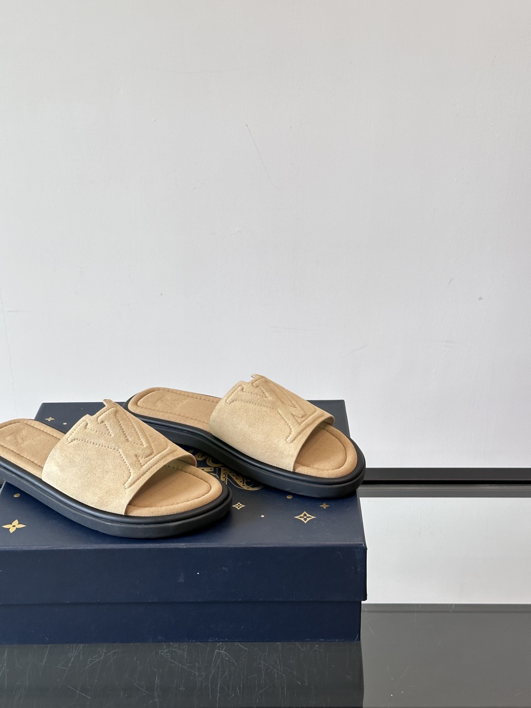 Louis Vuitton ss25 new arrival LV驴牌春夏系列新款平底沙滩拖鞋🥿简约精致