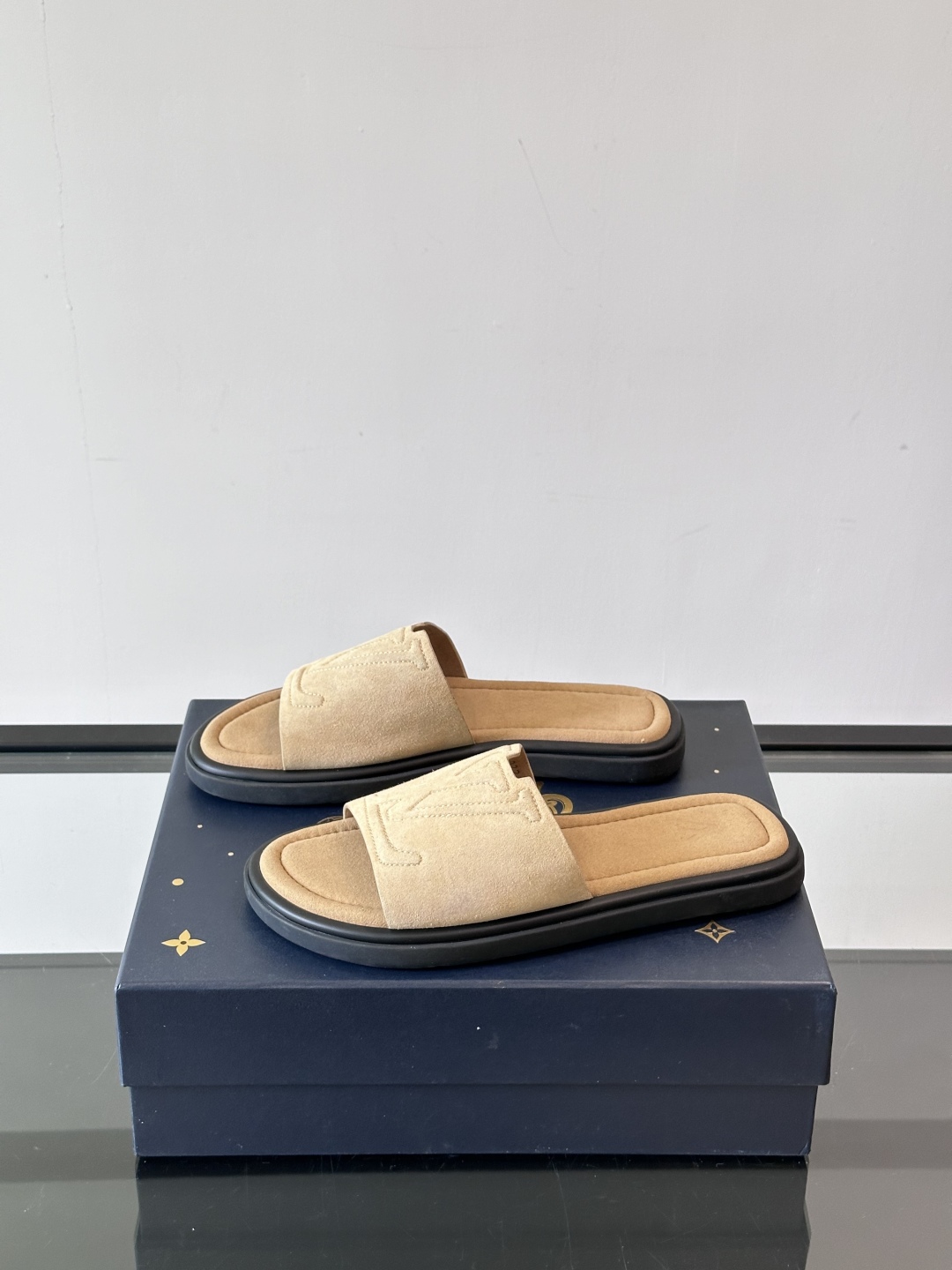 Louis Vuitton ss25 new arrival LV驴牌春夏系列新款平底沙滩拖鞋🥿简约精致