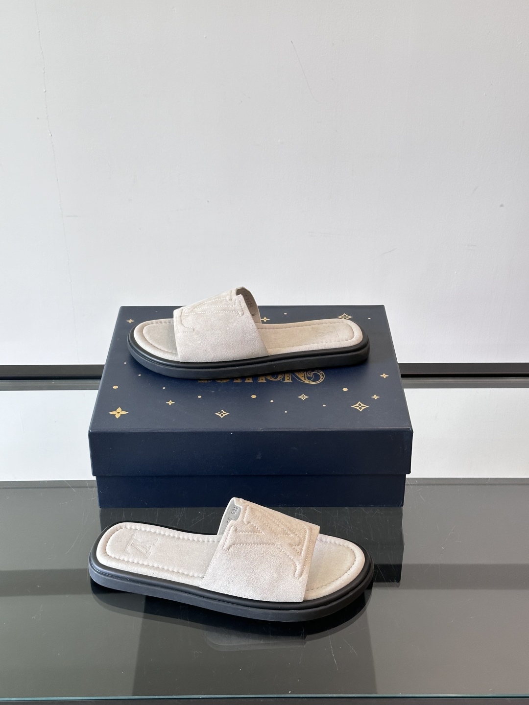 Louis Vuitton ss25 new arrival LV驴牌春夏系列新款平底沙滩拖鞋🥿简约精致