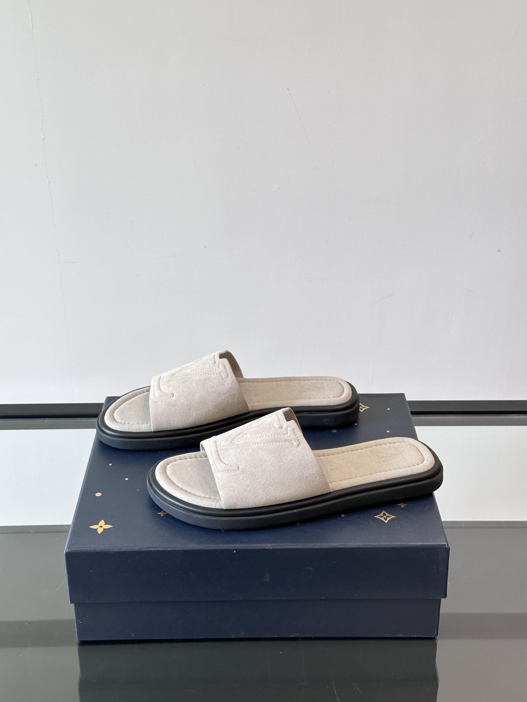 Louis Vuitton ss25 new arrival LV驴牌春夏系列新款平底沙滩拖鞋🥿简约精致
