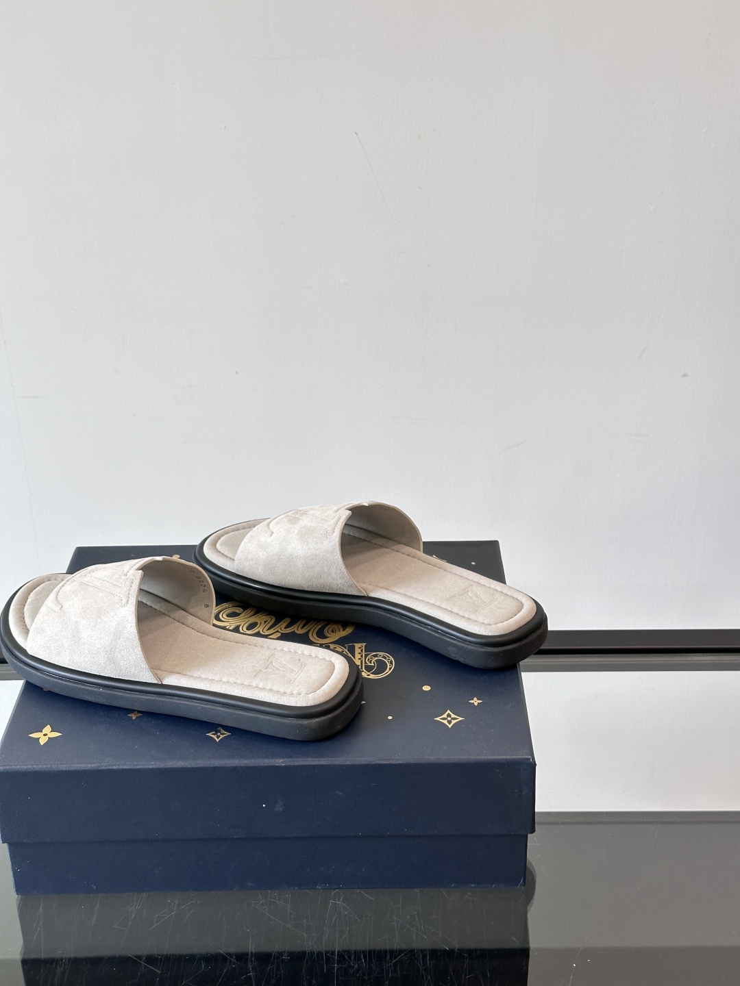 Louis Vuitton ss25 new arrival LV驴牌春夏系列新款平底沙滩拖鞋🥿简约精致