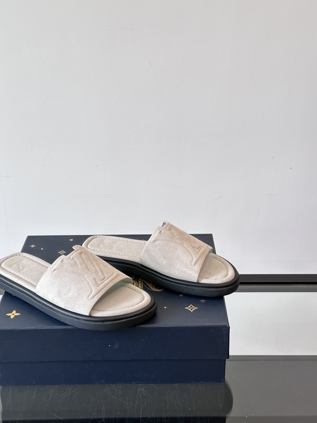 Louis Vuitton ss25 new arrival LV驴牌春夏系列新款平底沙滩拖鞋🥿简约精致