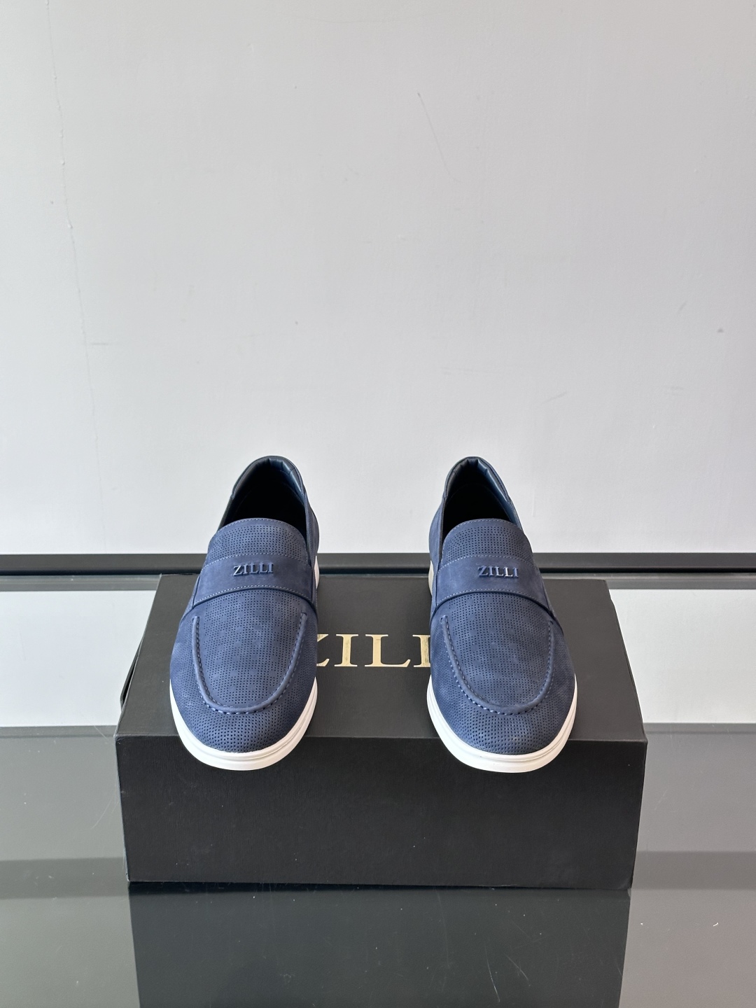 ZILLI法国顶奢男鞋👞ZILLI目之所及‼️简约风貌随心而行。‼️神形兼备，谱写男士魅力。👀棱角之间，