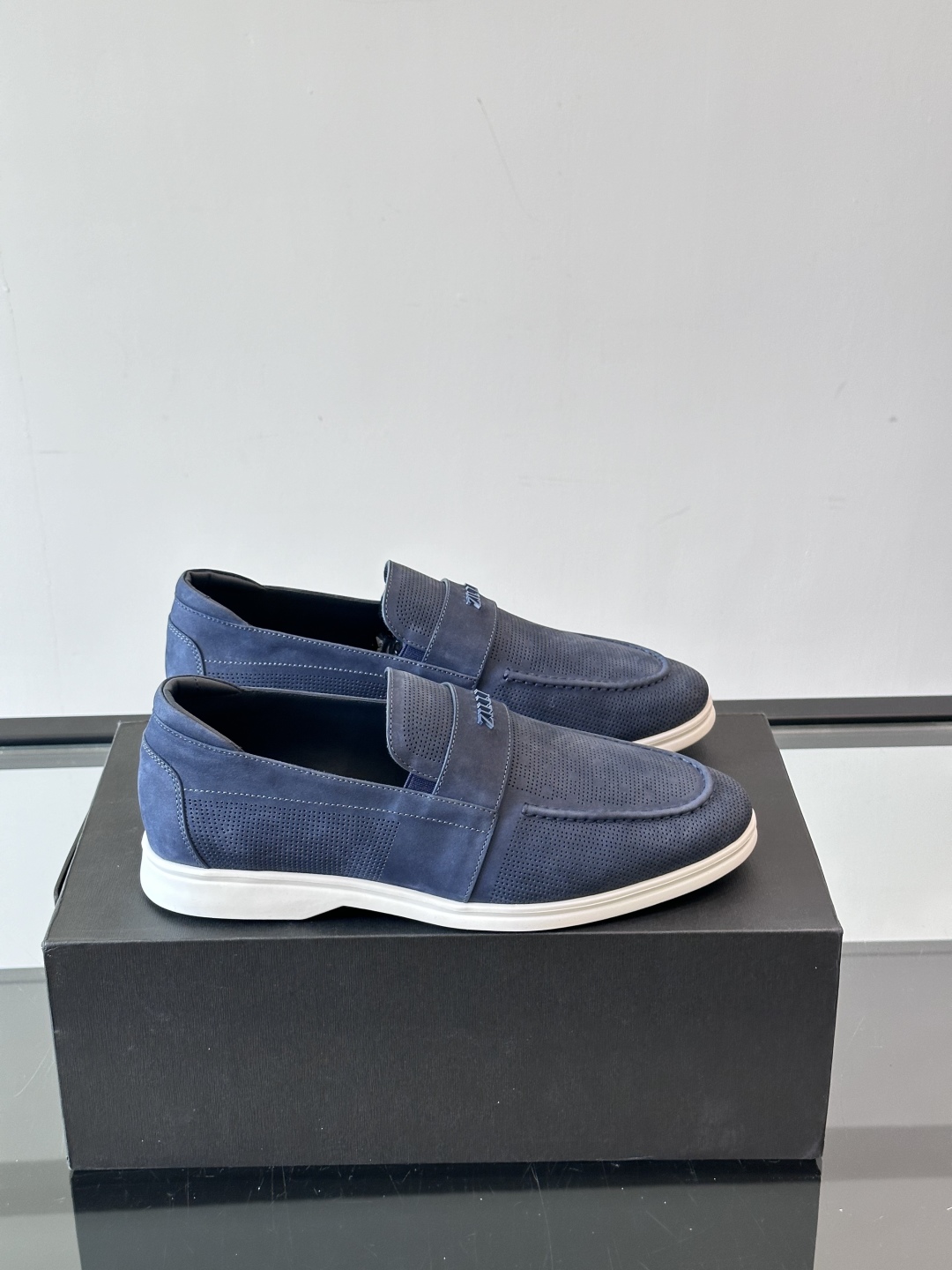 ZILLI法国顶奢男鞋👞ZILLI目之所及‼️简约风貌随心而行。‼️神形兼备，谱写男士魅力。👀棱角之间，